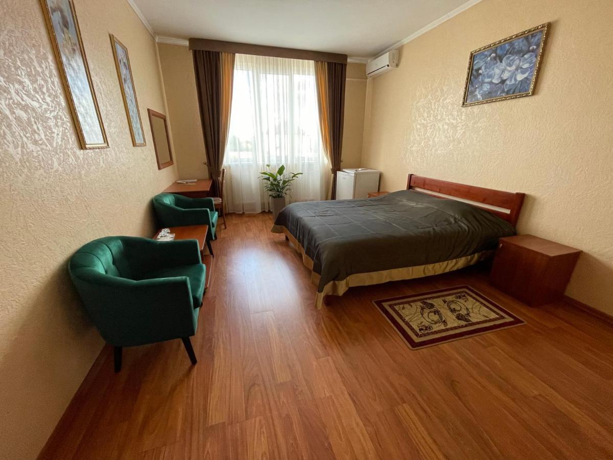 Hotel Yunist Ivano-Frankivsk Exterior foto