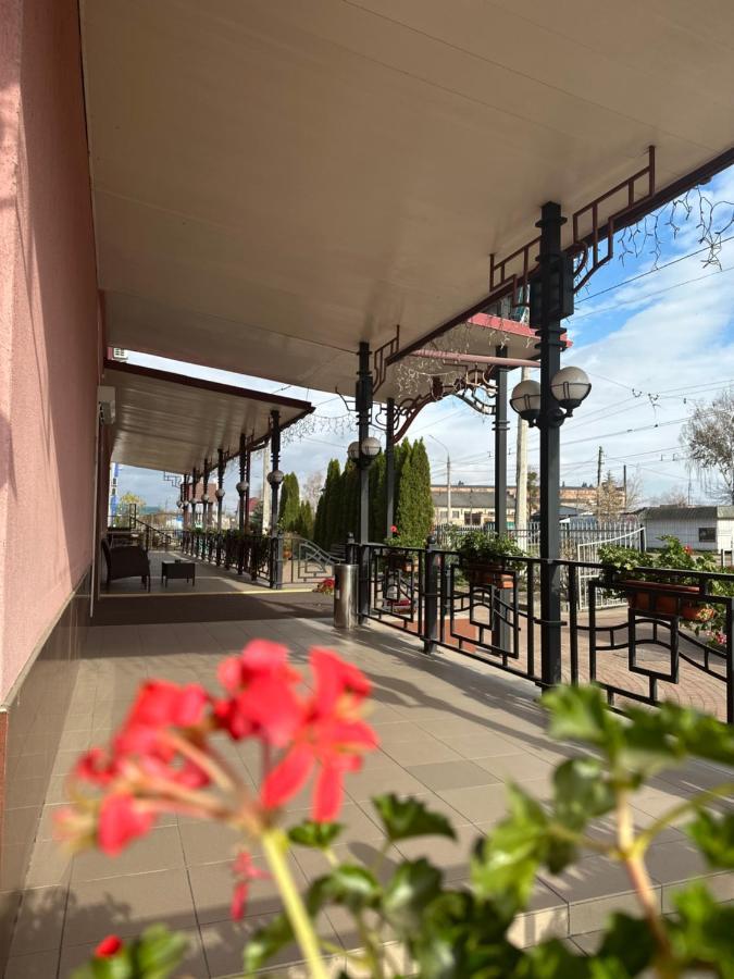 Hotel Yunist Ivano-Frankivsk Exterior foto